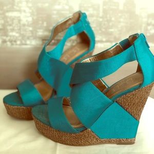 BCBG Wedges!